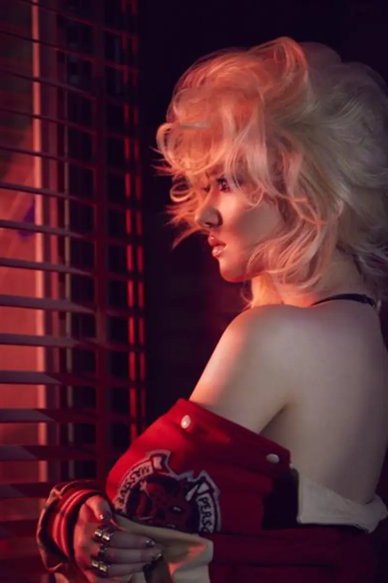 พลอยชมพู ปรับลุค ทั้งเท่ห์ เปรี้ยว  ถ่ายทอดคอนเสปต์ Art & Music แฟชั่นนิตยสาร MiX แมกกาซีน