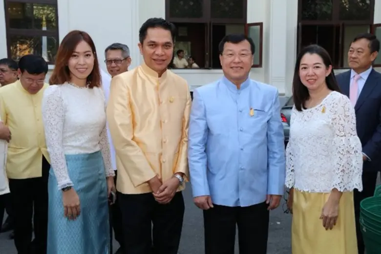 แอร์พอร์ต เรล ลิงก์ ร่วมพิธีทำบุญตักบาตรเนื่องในโอกาสวันขึ้นปีใหม่ 2561 ณ กระทรวงคมนาคม