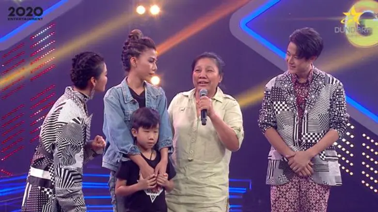 ชมพู่ น้ำตาแตก กลางรายการ พบชีวิตสุดเศร้าของผู้เข้าแข่งขัน