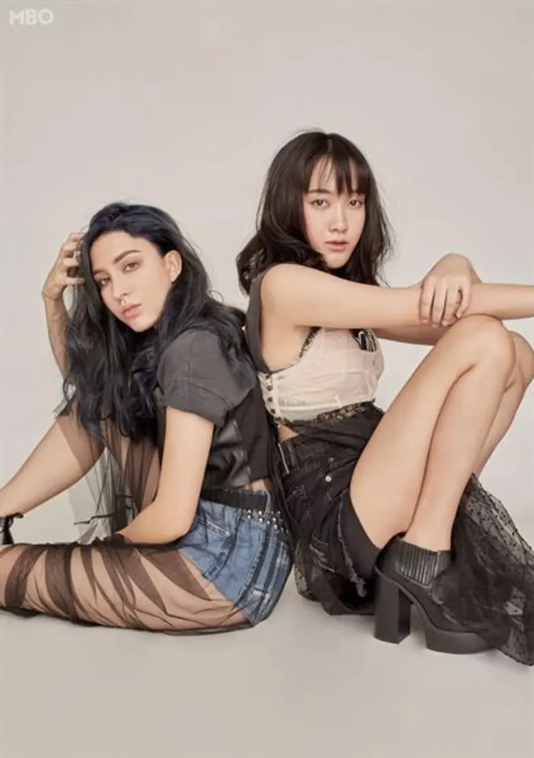 เป็นศิลปินดูโอ้หญิงใหม่แกะกล่องที่น่าจับต...