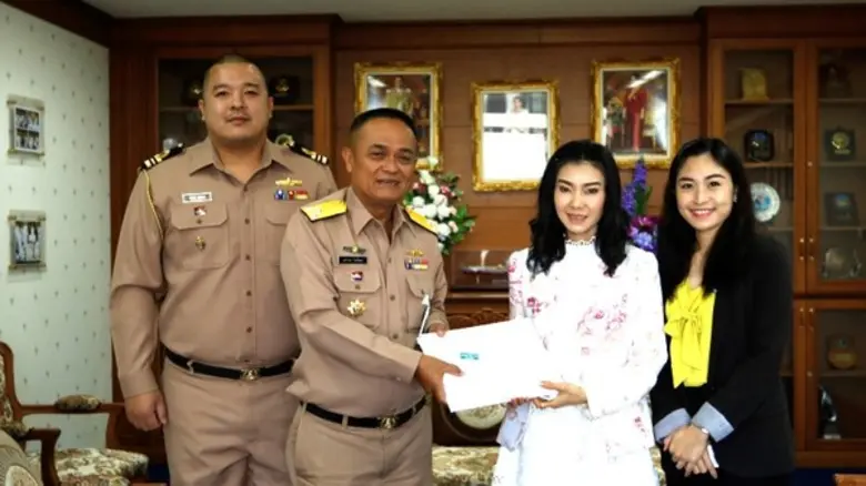 คุณวริศรา จิ๋วเจริญ (ที่สองจากขวา) ผู้ช่ว...