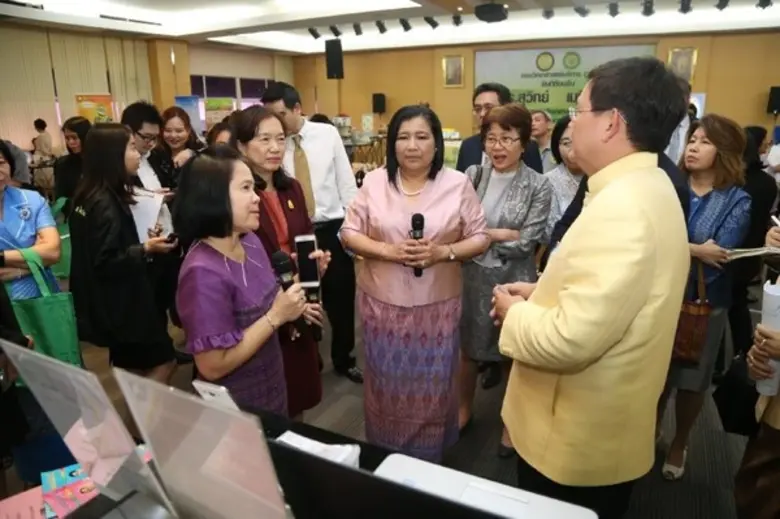 รัฐมนตรีว่าการกระทรวงวิทยาศาสตร์ฯ ตรวจเยี่ยมและมอบนโยบายการพัฒนางาน วศ. ด้านการใช้ วทน. ขับเคลื่อนอุตสาหกรรมและเศรษฐกิจฐานราก สู่ Thailand 4.0