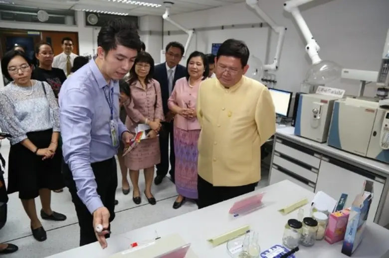 รัฐมนตรีว่าการกระทรวงวิทยาศาสตร์ฯ ตรวจเยี่ยมและมอบนโยบายการพัฒนางาน วศ. ด้านการใช้ วทน. ขับเคลื่อนอุตสาหกรรมและเศรษฐกิจฐานราก สู่ Thailand 4.0