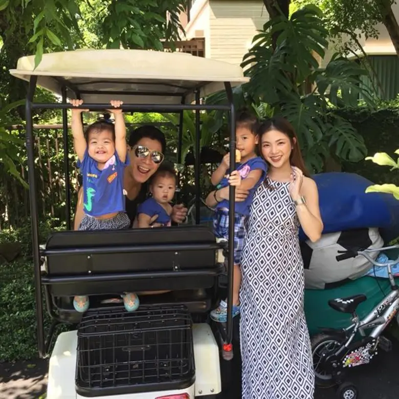 คุณแม่สบายพุง... เป็นคุณแม่ลูกสามที่ยังฟร...