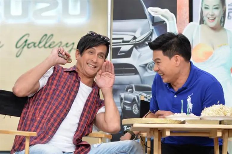 ทีวีไกด์: ซิทคอม "บริษัท ฮาไม่จำกัด" “พีท ทองเจือ” อาจมีวางมือด้านแข่งรถ!!! เผยด้านใหม่ จนตลกตัวจริงยังกลัว ใน “บริษัทฮาไม่จำกัด (มหาชน)”