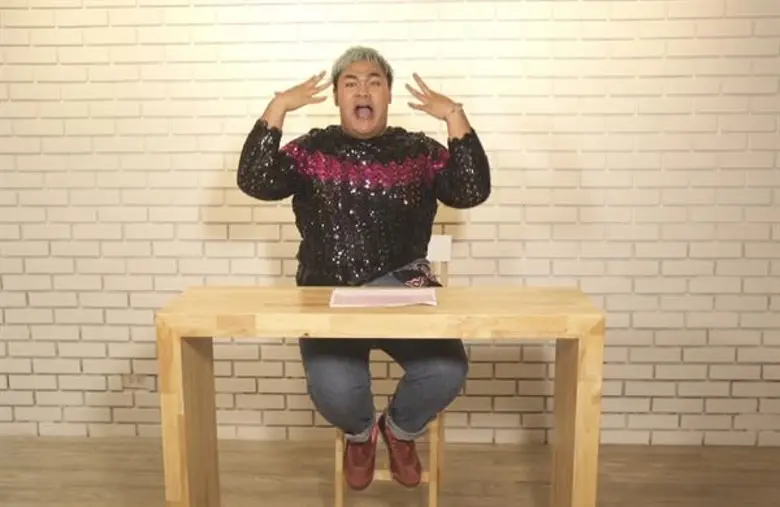 เป็นเพชรเม็ดใหม่ของวงการบันเทิงที่มีลีลาแ...