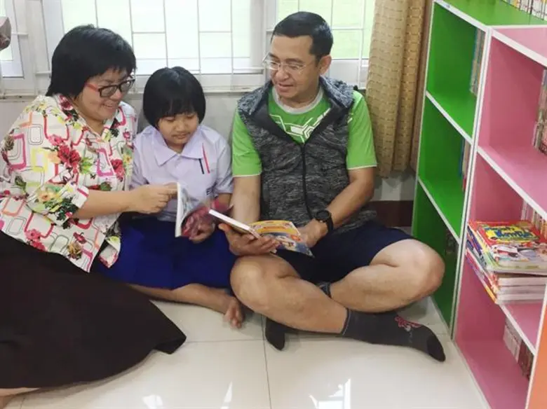 เพราะหนังสือคือสื่อที่บรรจุความรู้อยู่อย่...