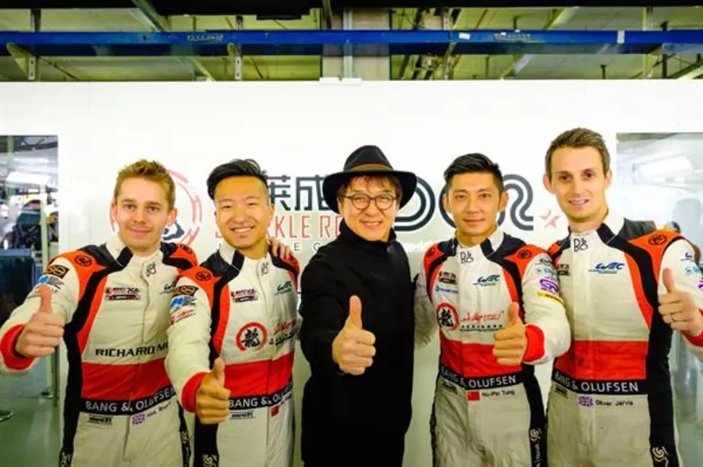 "เฉิน หลง" ซูเปอร์สตาร์ฮอลลีวู๊ดชาวฮ่องกง...