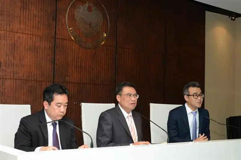 นายพรชัย ฐีระเวช ที่ปรึกษาด้านเศรษฐกิจการ...