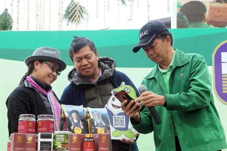 ธ.ก.ส. เปิดตัว A-Mobile / QR Code ตอบโจทย์ไลฟ์สไตล์ยุคดิจิทัลเพื่อยกระดับสู่เกษตรกร 4.0