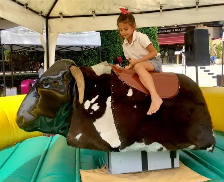 เดอะ คริสตัล ปูพรมความสุข  จัดคาราวานความสนุกฉลองวันเด็กแห่งชาติ