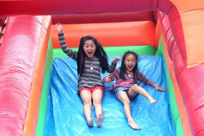 เดอะ คริสตัล ปูพรมความสุข  จัดคาราวานความสนุกฉลองวันเด็กแห่งชาติ