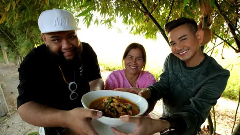 รายการ "ครัวลั่นทุ่ง" ทาง ช่อง 8 เข้มทุกเ...