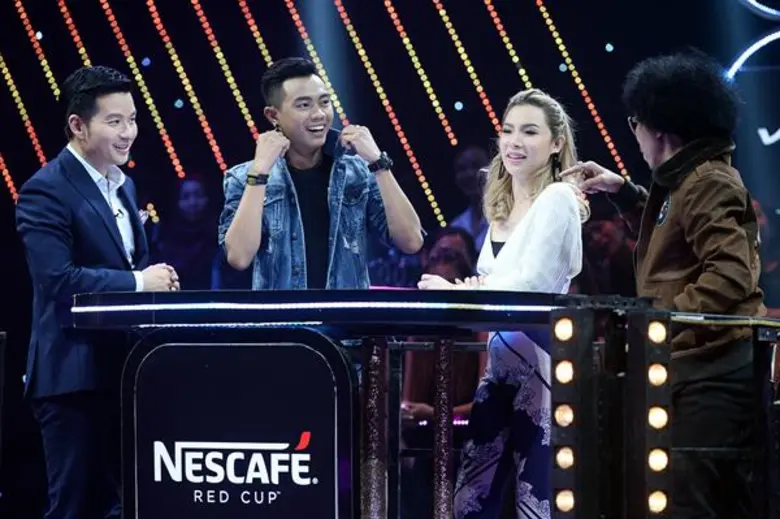 ทีวีไกด์: รายการ “ร้องแลก แจกเงิน Singer Takes It All” (ซิงเกอร์ เทคอิท ออล)  “แซ็ค ชุมแพ” ใจไม่ดี หวนคืนถิ่น “ร้องแลก แจกเงินฯ” เจอเด็กขยี้ความรู้สึก!!!