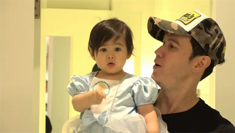 “น้องชูใจ” เงือกสาวสายย่อกับภารกิจรีดน้ำหนักด่วนจี๋ ประกบ “น้องพลอยเจ” เจ้าหญิงตัวน้อยสุดคิ้วท์ พ่วงตำแหน่งนางแบบเฉพาะกิจของคุณพ่อซูเปอร์แมน