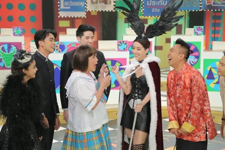 เปิดศึกครั้งใหญ่!! "อาจารย์คนใหม่ขวัญใจนั...