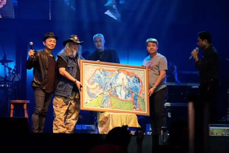 “หงา คาราวาน” – “ปู พงษ์สิทธิ์” นำทีมศิลปินเพลงเพื่อชีวิต ขึ้นคอนเสิร์ต “เพื่อเจ้าหน้าที่พิทักษ์ป่าไว้ให้ลูกหลาน”  ประมูลของที่ระลึก หารายได้สมทบทุนกองทุนสวัสดิการพิทักษ์ป่า