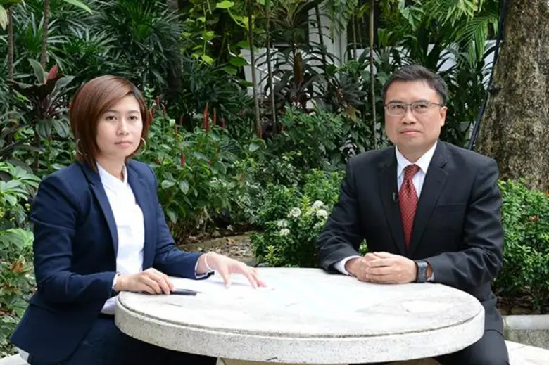 นายพรชัย ฐีระเวช ที่ปรึกษาด้านเศรษฐกิจการ...