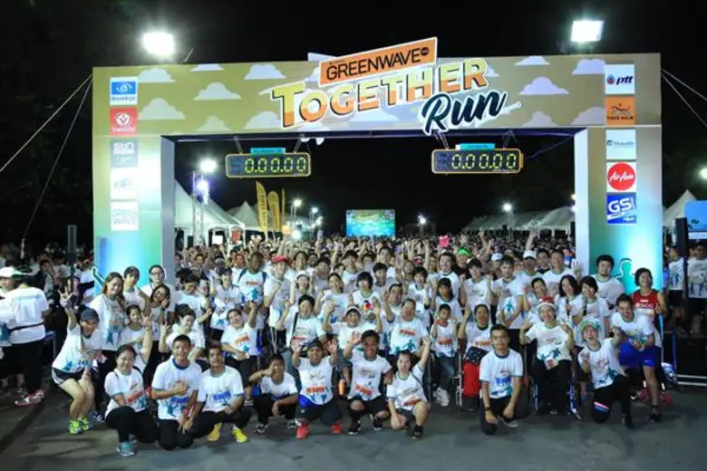 กรีนเวฟรวมตัวนักวิ่งกว่า 3,000 คน สร้างกำลังใจเพื่อเพื่อนผู้พิการ กับ กรีนเวฟ ทูเก็ตเตอร์ รัน