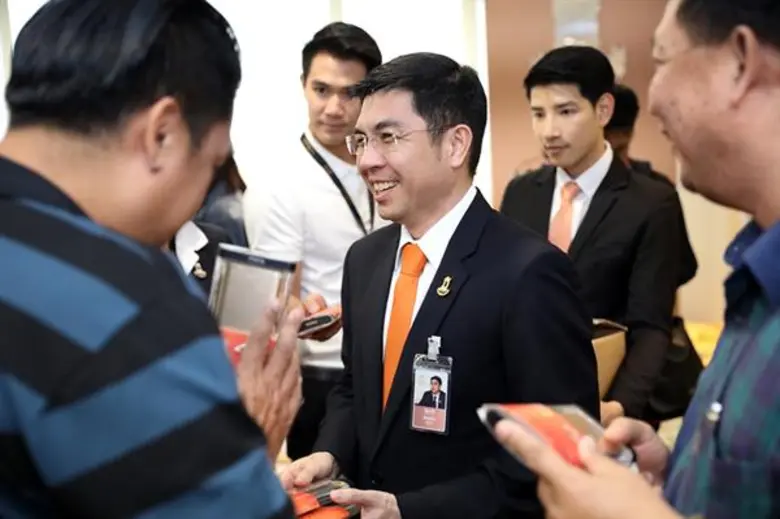 นายฉัตรชัย ศิริไล กรรมการผู้จัดการธนาคารอ...