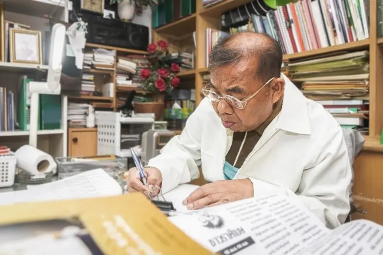 “อ.อัมพร” หมอดูชื่อดังจากคู่สร้างคู่สมได้มาอยู่ที่“ไทยรัฐ”แล้ว ที่นี่ที่เดียว!