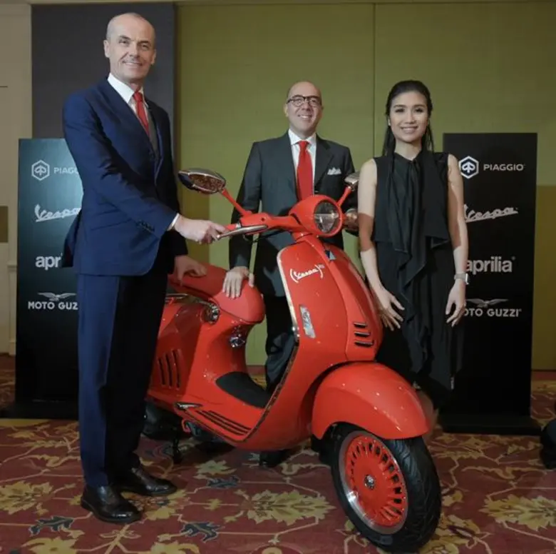 ความสำเร็จอย่างต่อเนื่องของเวสปิอาริโอ (ประเทศไทย) อีกหนึ่งกุญแจสำคัญ เสริมความแข็งแกร่งทางธุรกิจให้ พิอาจิโอ กรุ๊ป ระดับภูมิภาค  (VESPA 946) RED สุดยอดรถสกู๊ตเตอร์พรีเมี่ยมดีไซน์สุดหรูเพื่อการกุศล ตอกย้ำเสน่ห์และเอกลักษณ์ความเป็นแบรนด์ไอคอนระดับโลก