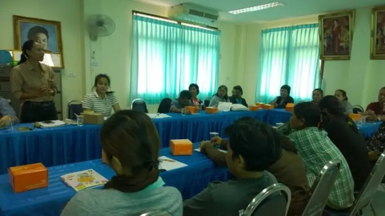 จังหวัดเพชรบุรีพลิกวิกฤติหลังน้ำท่วม จัดอบรมโรงเรียนเกษตรกรทำนาให้เกษตรกรในพื้นที่