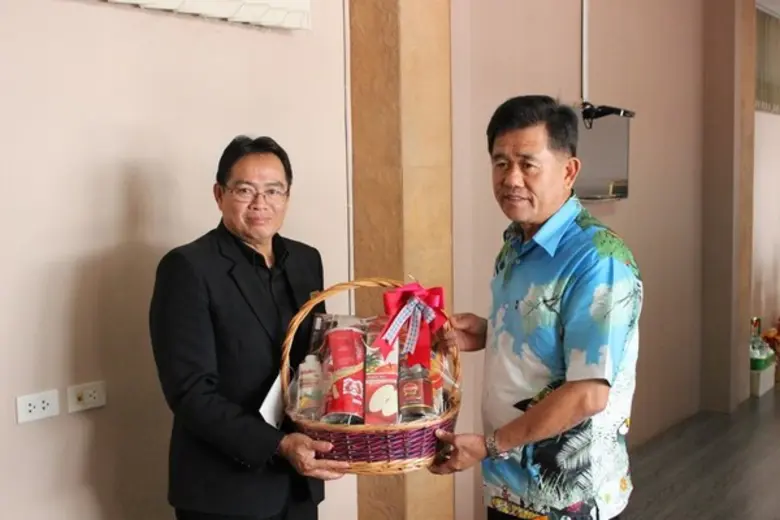 นายมนูญ วุฒิ ผู้จัดการทั่วไปโรงแรมเซ็นทาร...