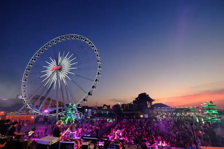 เอเชียทีค เดอะ ริเวอร์ฟร้อนท์ ร่วมกับ เคร...