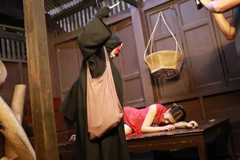 “ปูเป้” เสี่ยงตายช่วยชีวิต “แป้ง” ใน “เรือนเบญจพิษ”