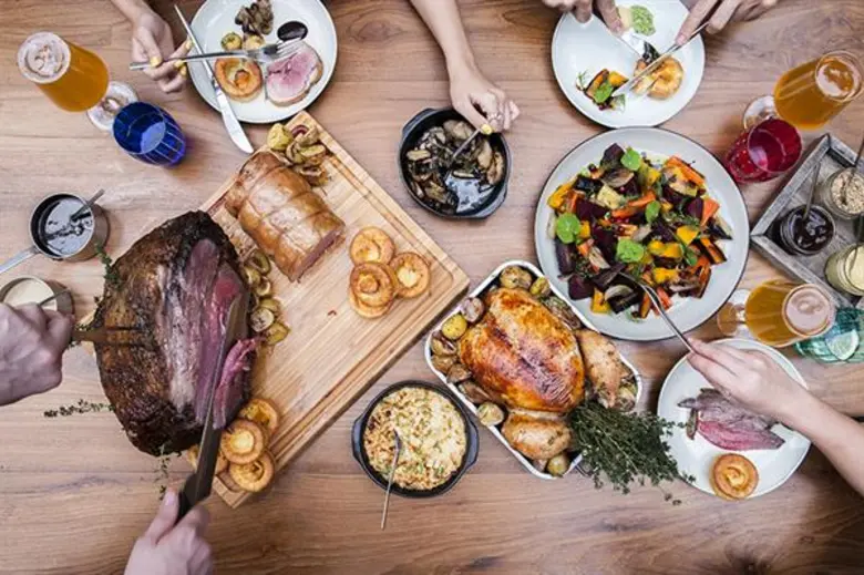 เดอะคอร์ทยาร์ด ที่ เดอะเฮ้าส์ออนสาทร นำเส...