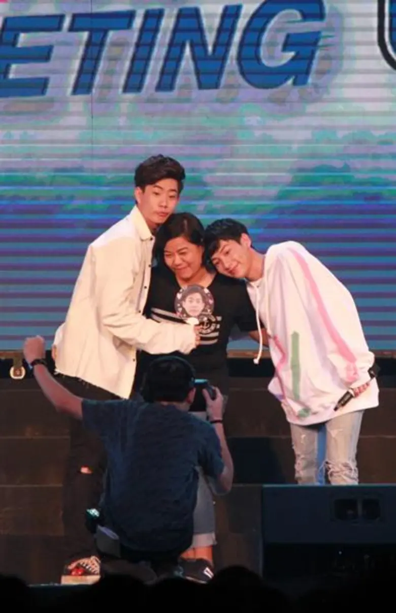 “SOTUS S NATION Y FAN MEETING” บุกกรุงเทพ  “คริส-สิงโต” นำทีมว้าก แฟนคลับกรี๊ดสนั่นห้างสะเทือน!!!