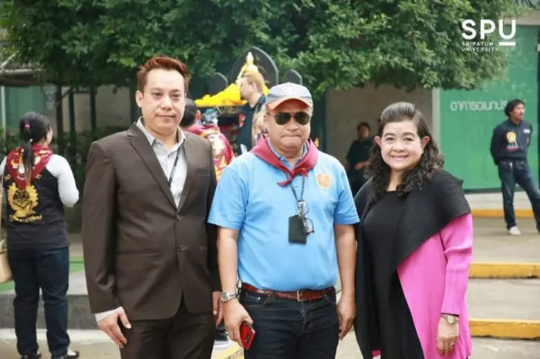 ผู้บริหาร ม.ศรีปทุม ต้อนรับ สมาคมศิษย์เก่าไทยสุริยะฯ สักการบูชา องค์พระวิษณุกรรม