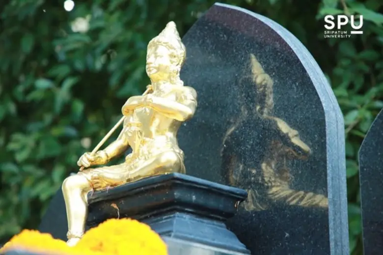 ผู้บริหาร ม.ศรีปทุม ต้อนรับ สมาคมศิษย์เก่าไทยสุริยะฯ สักการบูชา องค์พระวิษณุกรรม