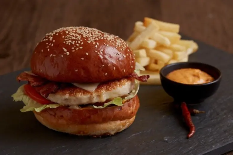 เพลินเพลินกับ "แฮมเบอร์เกอร์กุ้งแม่น้ำ" เ...