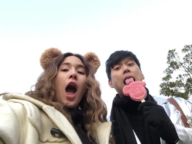 “บอส พุทธิพงษ์” ควง “จิ๊บ ปกฉัตร” เปิดตัวว่าที่ลูกสะใภ้! เที่ยวญี่ปุ่นกับครอบครัว