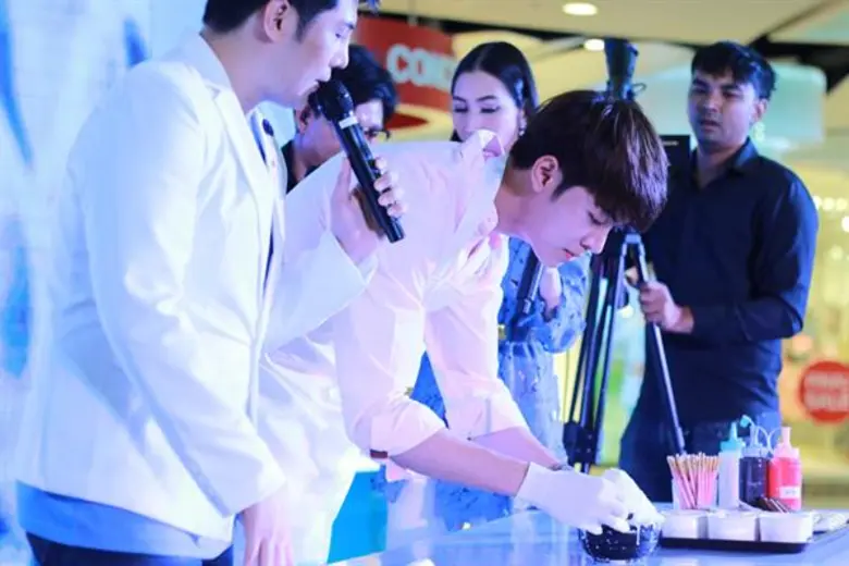 ก็อต-อิทธิพัทธ์ ตัวแทนศิลปินไทย ร่วมโปรโมทกีฬาโอลิมปิกฤดูหนาวพยองชัง 2018 ในประเทศไทย