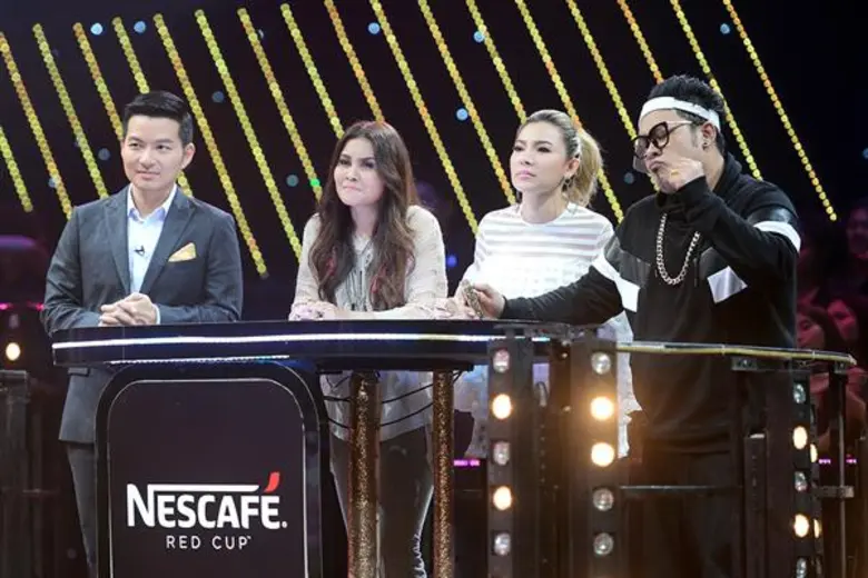 ทีวีไกด์: รายการ “ร้องแลก แจกเงิน Singer Takes It All” (ซิงเกอร์ เทคอิท ออล) “รัชนก ศรีโลพันธุ์” เสี่ยงโรค นิ้วล็อก เหตุใช้นิ้วไม่พัก!!!