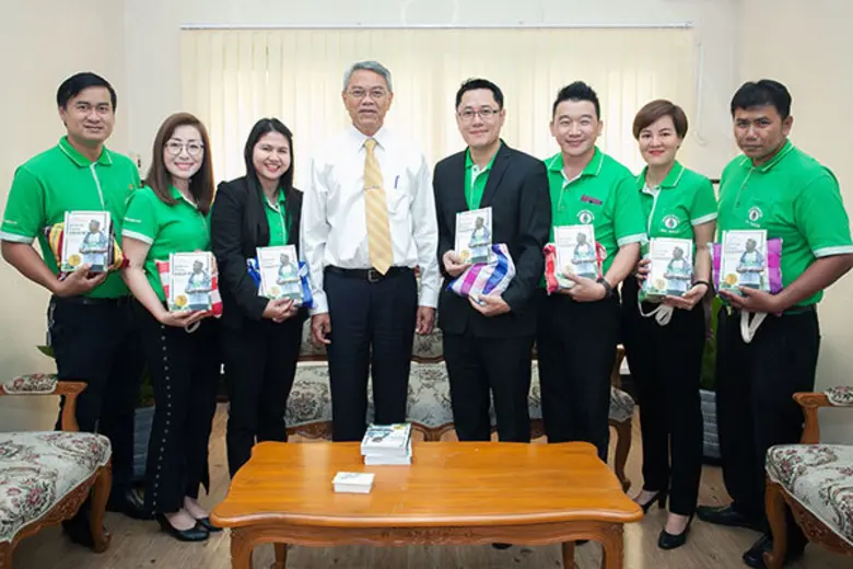 นายวิวัฒน์ ศัลยกำธร "อาจารย์ยักษ์" รัฐมนต...