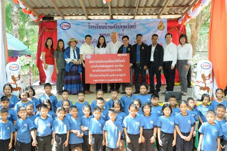 เอสโซ่พร้อมด้วยพนักงานจิตอาสาร่วมกันทำกิจกรรมพัฒนาการศึกษาสู่ชุมชน  ณ โรงเรียนบ้านศรีปทุมวัลย์ จ.สุราษฎร์ธานี