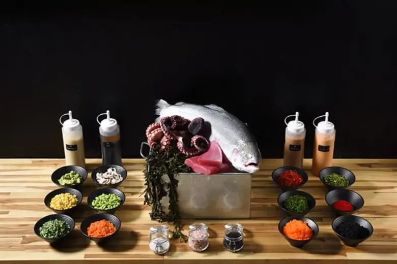 "Love POKE"  ณ ห้องอาหารเฟลเวอร์ ของโรงแรมเรเนซองส์ กรุงเทพฯ ราชประสงค์ ทุกวันอาทติย์ถึงวันพฤหสับดี