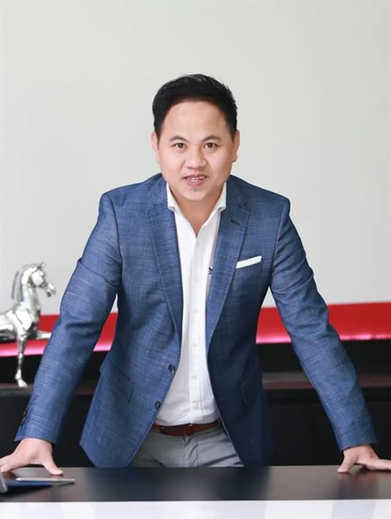 นายวันชัย ลี้นะวัฒนา กรรมการผู้จัดการ บริ...