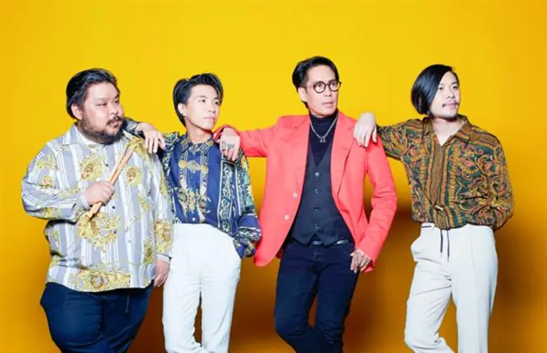 “เบิร์ด” สร้างปรากฎการณ์ใหม่วงการเพลง... จับมือ 8 ศิลปินไอดอล ระเบิดโปรเจ็คท์ใหญ่ อัลบั้ม “ เบิร์ด มินิ มาราธอน ” ประเดิมปี 2018