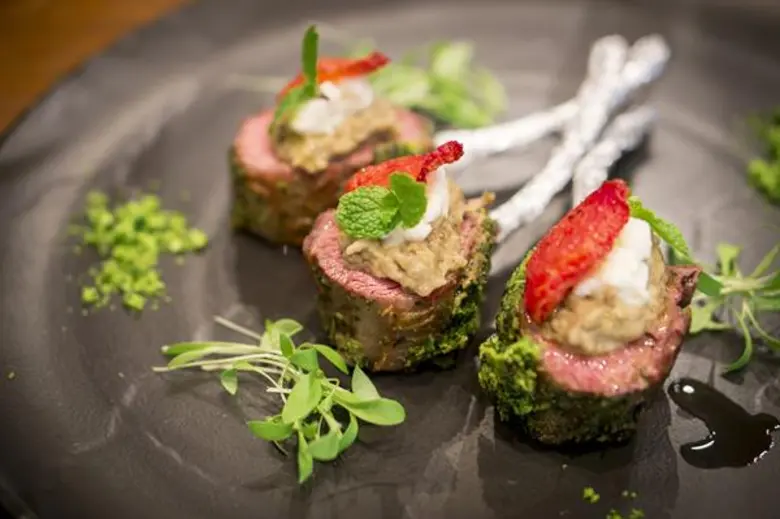 อิ่มอุ่นไอรักกับเมนูวาเลนไทน์ริมน้ำสุดหรู ที่อนันตรา ริเวอร์ไซด์ กรุงเทพฯ รีสอร์ท