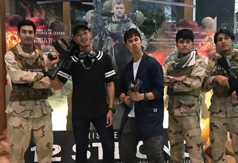 กรี๊ดหนักมาก!!! เซเลบ-ดารา หนุ่มหล่อ มาดแมน แฮนด์ซั่ม แห่กันรวมตัวพิสูจน์ความมันส์  12Strong -12ตายไม่เป็น ที่โรงภาพยนตร์ เอส เอฟ เวิลด์ ซีเนม่า