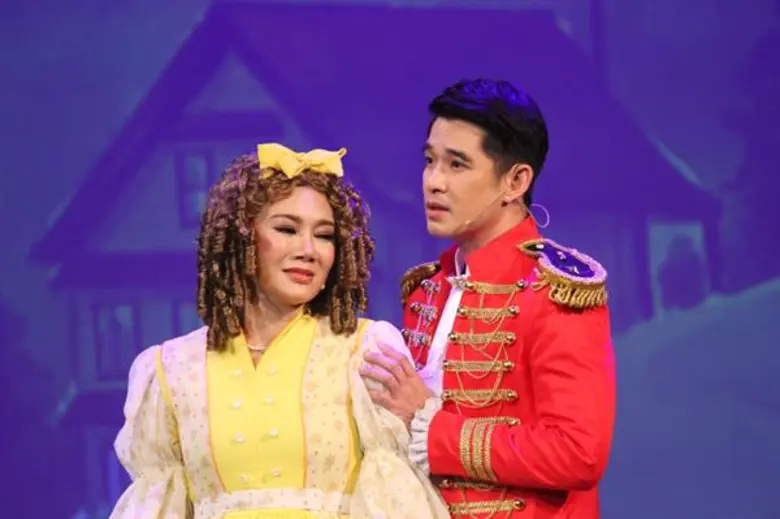 ธนาคารกรุงเทพ ร่วมกับกรมศิลปากร จัดการแสดงละครร้อง 'หนามยอกเอาหนามบ่ง’ เทิดพระเกียรติฯ ในหลวงรัชกาลที่ 9 – ให้ผู้ชมสัมผัสความบันเทิงยุคก่อนสงครามโลก