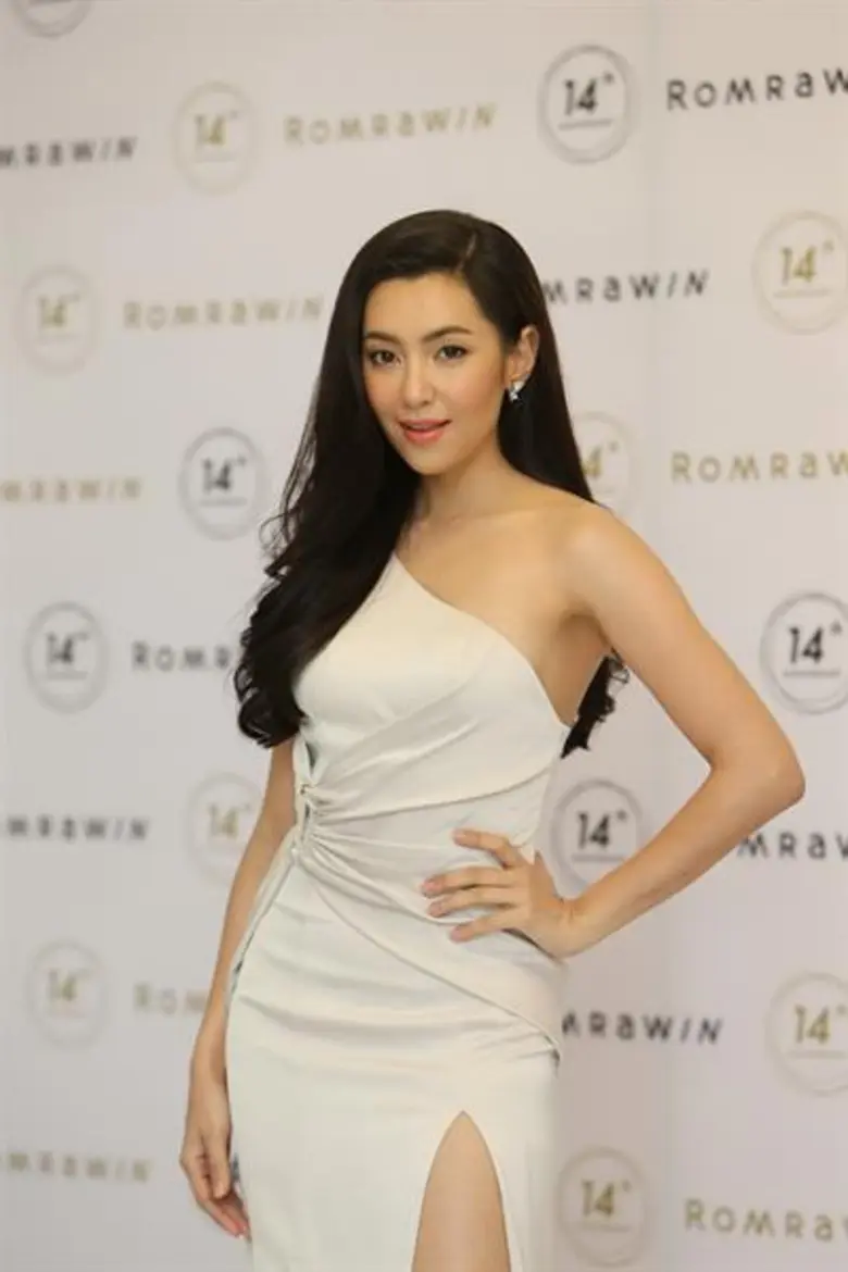 “เบลล่า-ราณี” ราศี ผิวสวยเลิศ ขึ้นแท่น “แบรนด์แอมบาสเดอร์” คนล่าสุด “รมย์รวินท์ คลินิก”