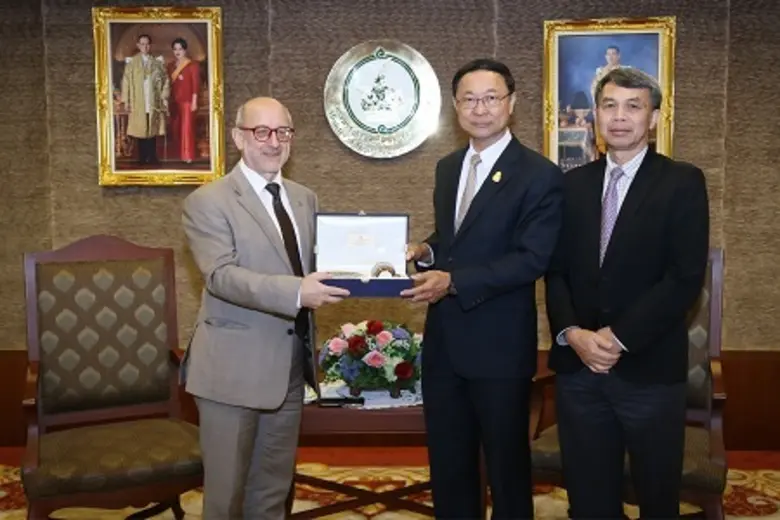 ดร.พิเชฐ ดุรงคเวโรจน์ รัฐมนตรีว่าการกระทร...