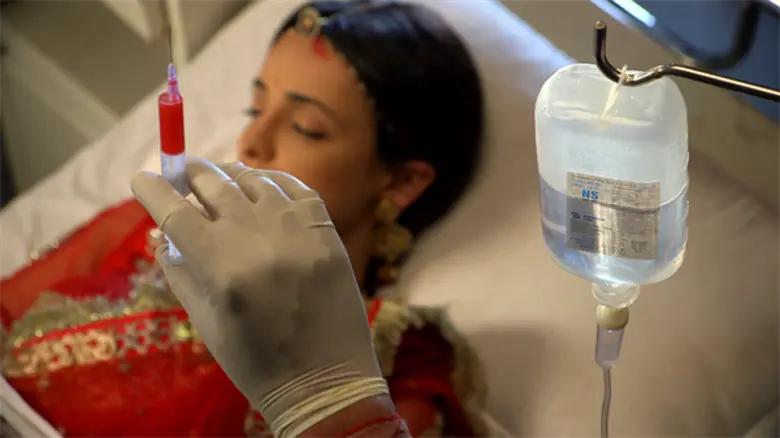 " อาร์ชิส ชาร์มา " สุดฟินขึ้นเตียงกอด “ซานายะ อราณี” จากการนอนเพ้อทุรนทุราย