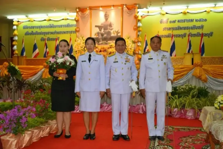 กอ.รมน.จังหวัด ช.บ. ร่วมพิธีวางพานพุ่มดอกไม้ถวายราชสักการะ เนื่องในวันพ่อขุนรามคำแหงมหาราช